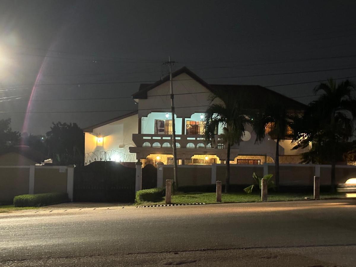 קומסי D Barfi Guesthouse, Excellent Location מראה חיצוני תמונה