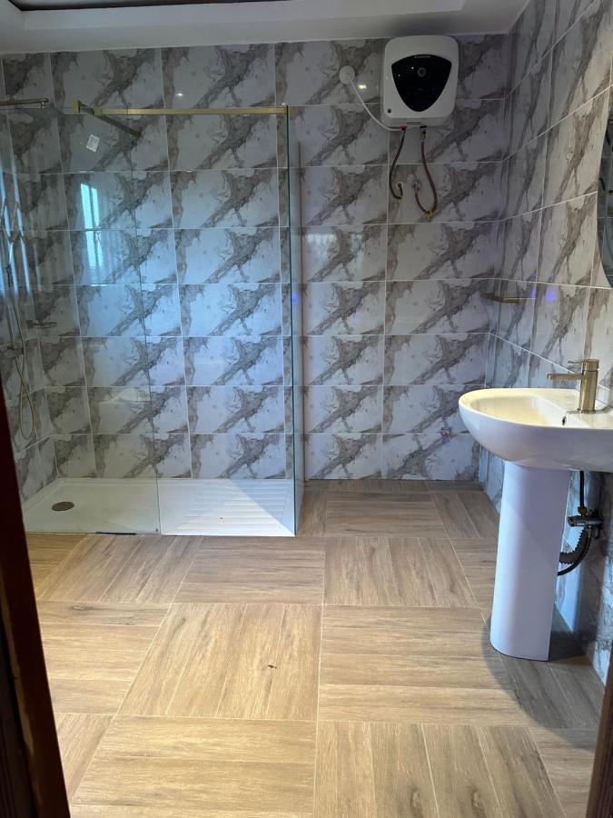 קומסי D Barfi Guesthouse, Excellent Location מראה חיצוני תמונה