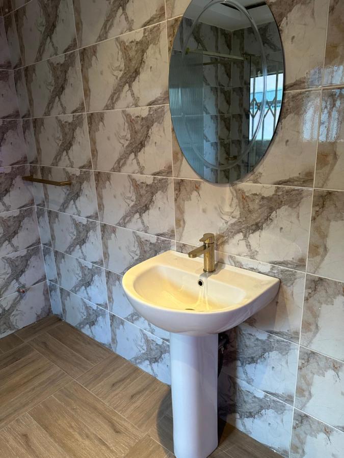 קומסי D Barfi Guesthouse, Excellent Location מראה חיצוני תמונה